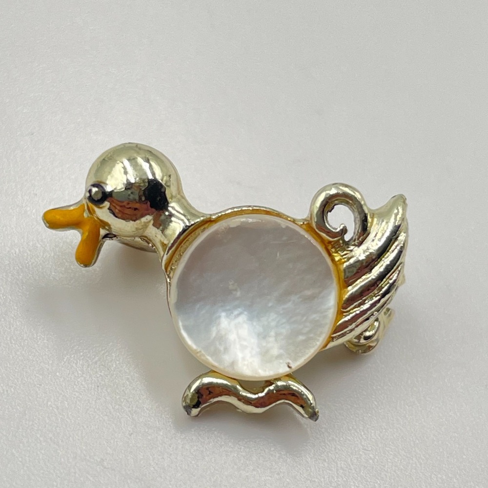 Vintage Mother of Pearl Aluminum Duck Brooch Gold Tone Bird Pin Novelty Classic